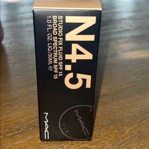 MAC studio fix fluid N4.5